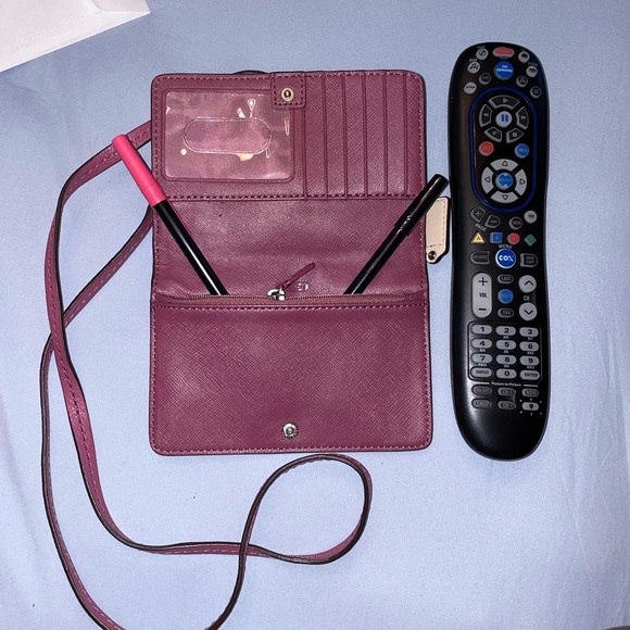 Coach medium-plum purple wallet crossbody - Picture 2 of 7